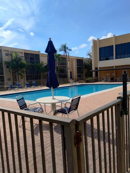 For Sale: $290,000 (2 beds, 2 baths, 1235 Square Feet)