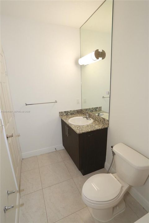 В аренду: $2,200 (2 спален, 2 ванн, 1000 Квадратных фут)