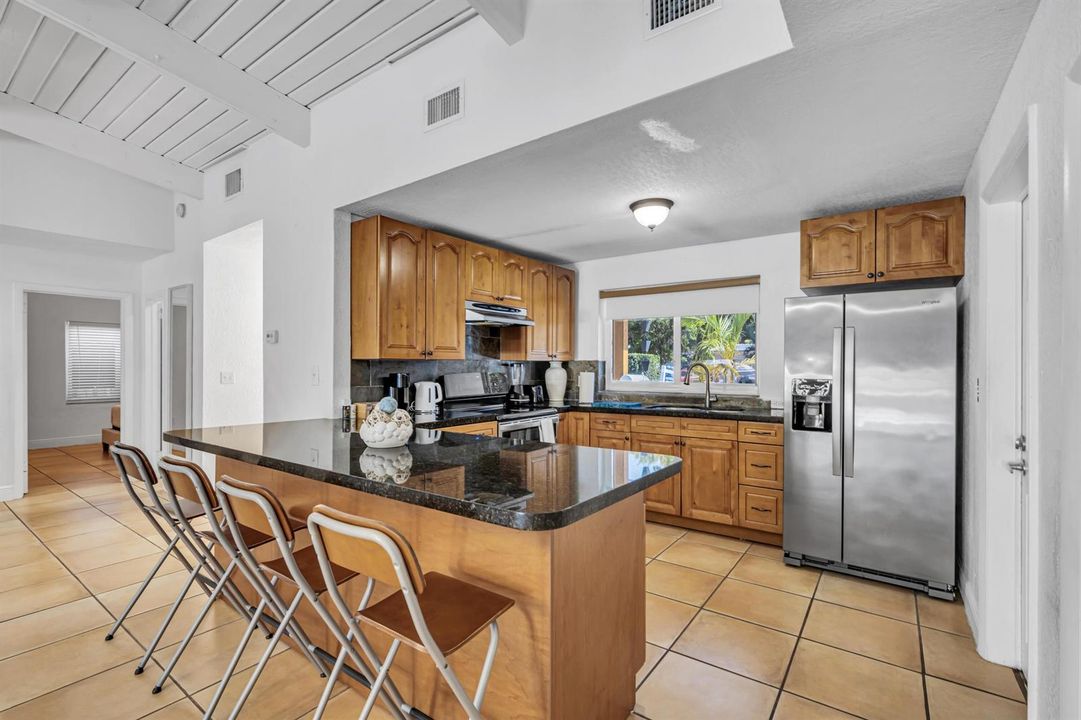 1875 KEYSTONE BLVD-38