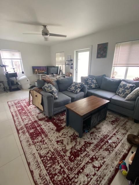 1413 living space