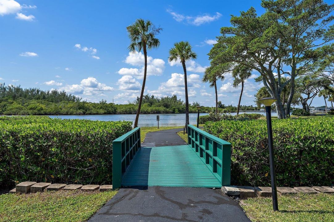 059-1000NUSHighway1B102-Jupiter-FL-SMALL