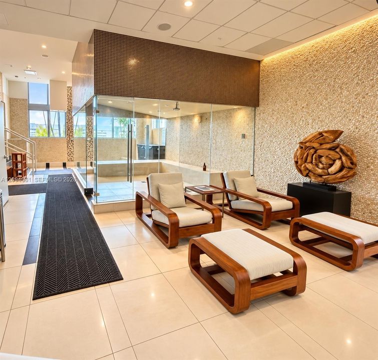 Activo con contrato: $4,300 (3 camas, 2 baños, 1235 Pies cuadrados)