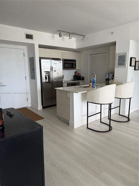 En Venta: $550,000 (2 camas, 2 baños, 951 Pies cuadrados)