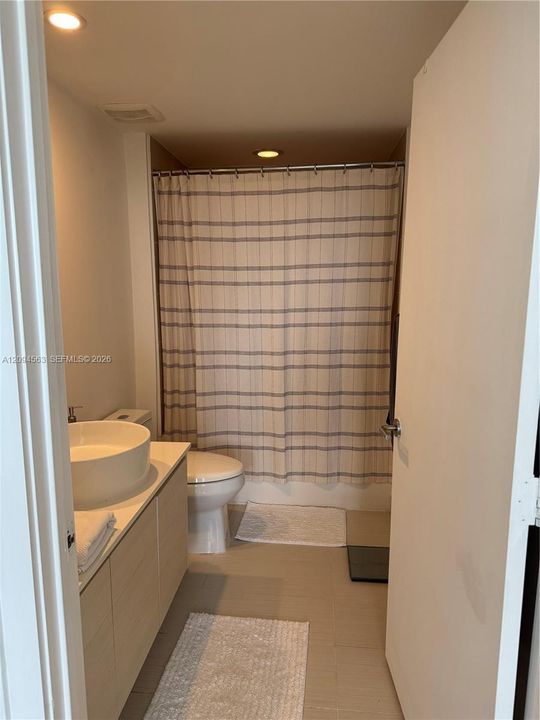 En Venta: $550,000 (2 camas, 2 baños, 951 Pies cuadrados)