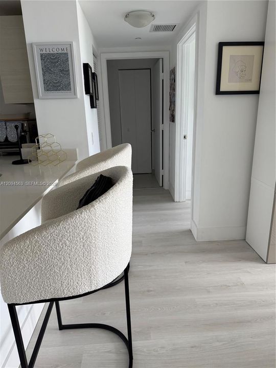 En Venta: $550,000 (2 camas, 2 baños, 951 Pies cuadrados)