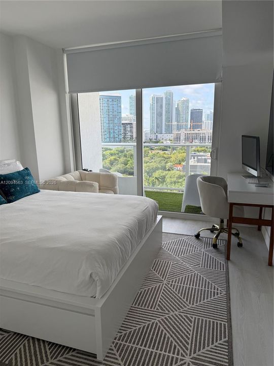 En Venta: $550,000 (2 camas, 2 baños, 951 Pies cuadrados)