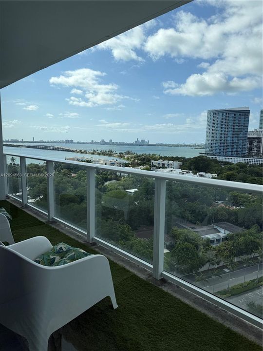 En Venta: $550,000 (2 camas, 2 baños, 951 Pies cuadrados)