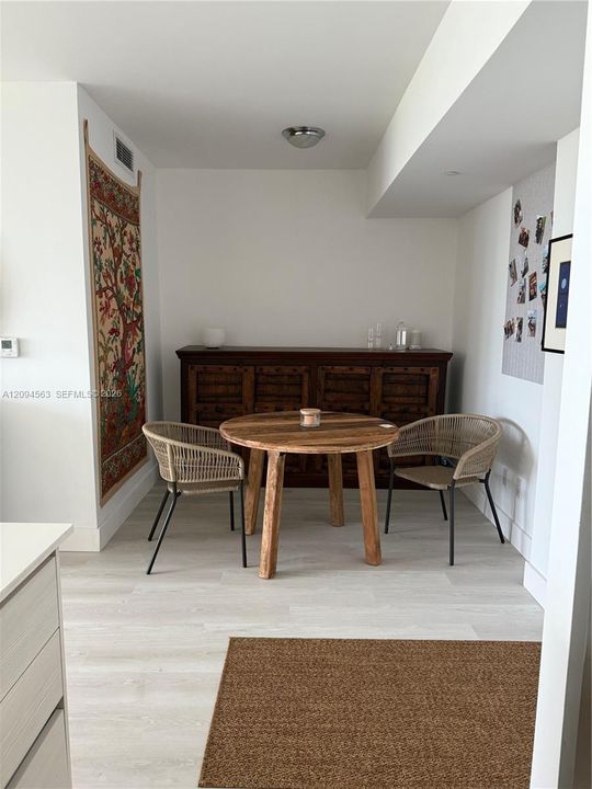 En Venta: $550,000 (2 camas, 2 baños, 951 Pies cuadrados)