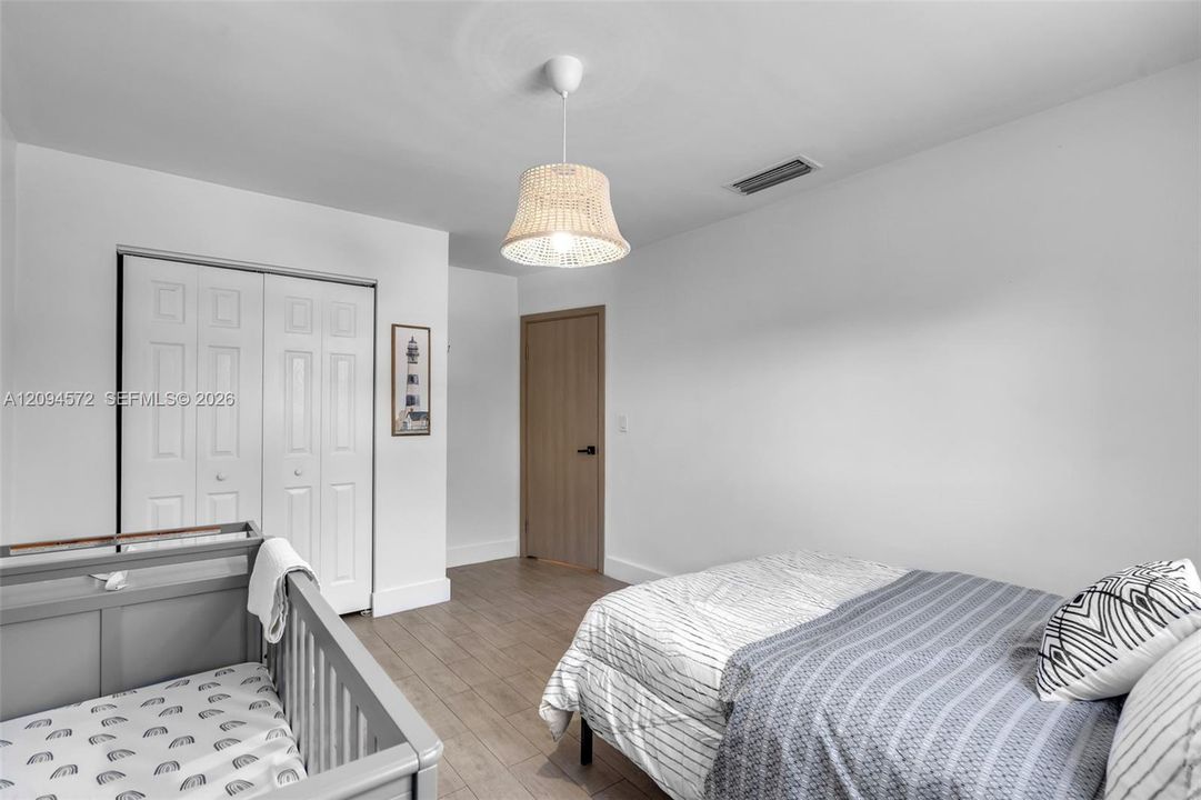 В аренду: $19,000 (5 спален, 4 ванн, 3866 Квадратных фут)