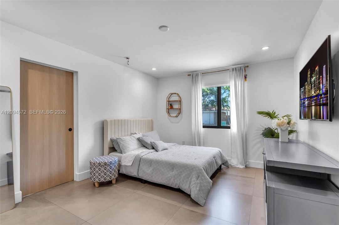 В аренду: $19,000 (5 спален, 4 ванн, 3866 Квадратных фут)