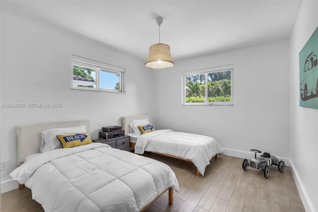 В аренду: $19,000 (5 спален, 4 ванн, 3866 Квадратных фут)