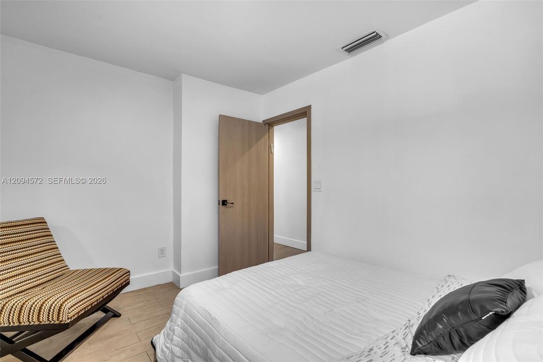 В аренду: $19,000 (5 спален, 4 ванн, 3866 Квадратных фут)
