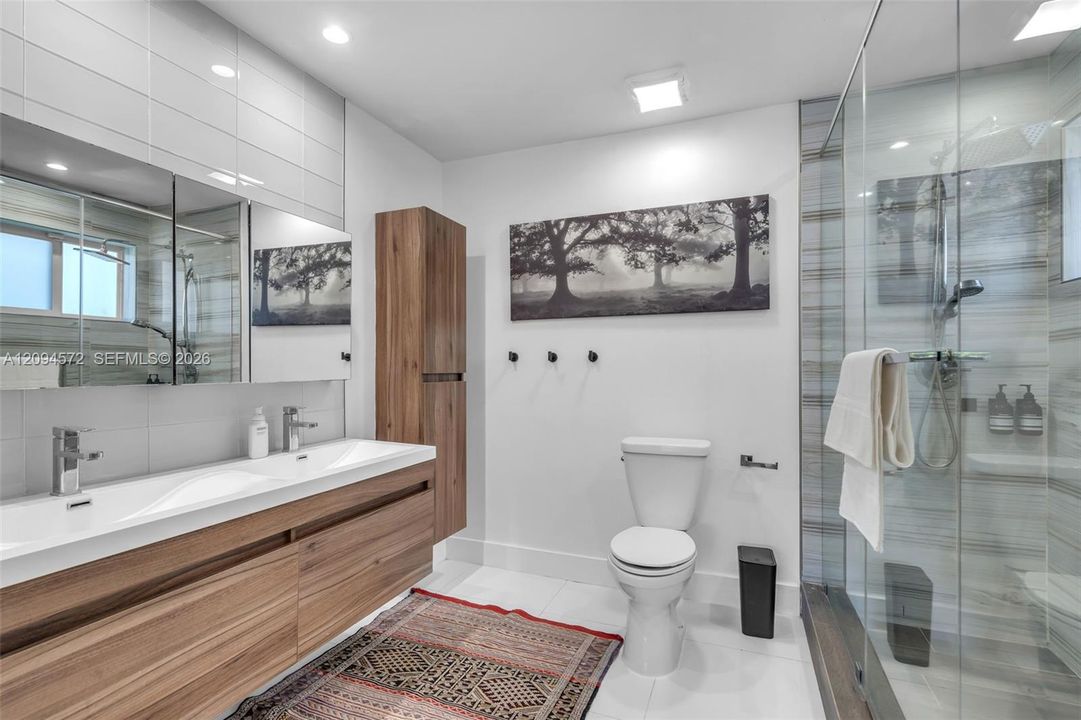 В аренду: $19,000 (5 спален, 4 ванн, 3866 Квадратных фут)