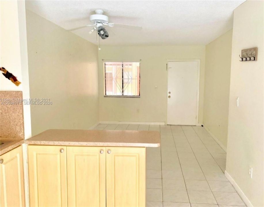 For Rent: $2,100 (2 beds, 2 baths, 812 Square Feet)