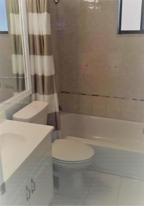 For Rent: $2,100 (2 beds, 2 baths, 812 Square Feet)