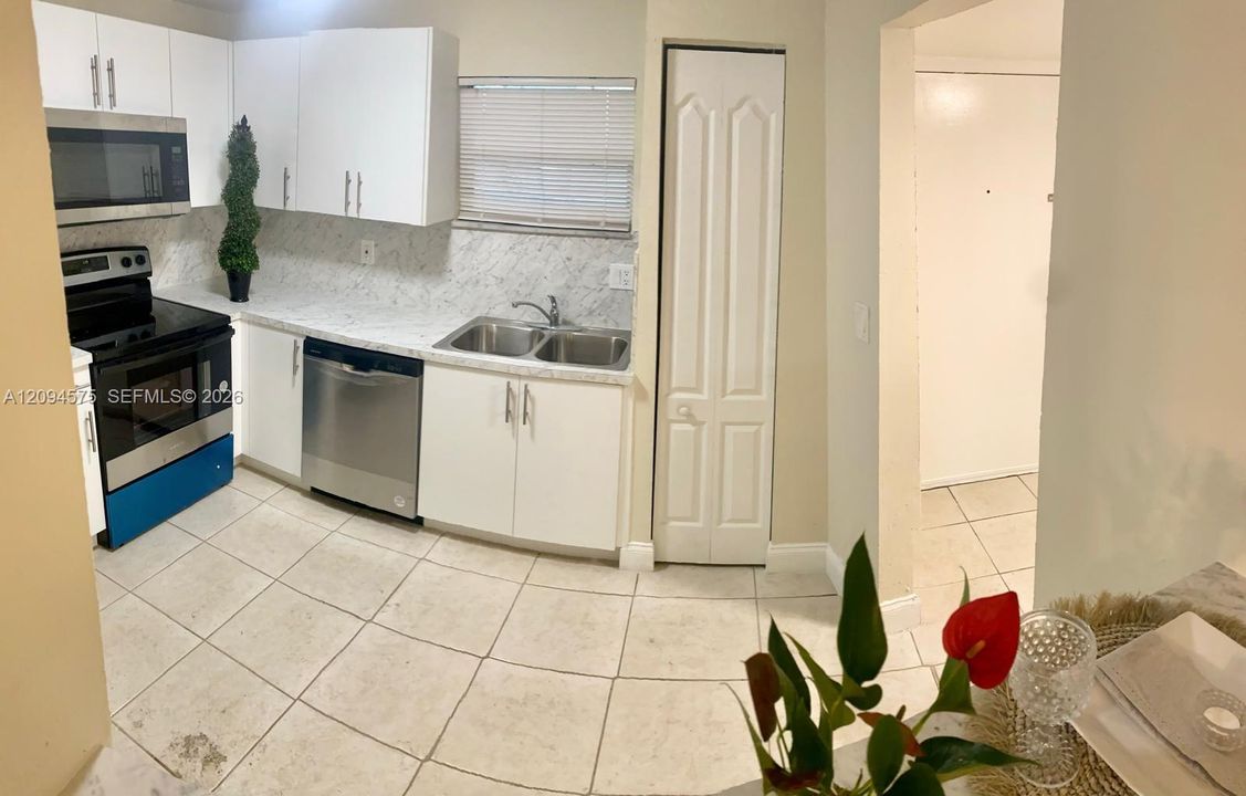 En Venta: $182,000 (2 camas, 2 baños, 1252 Pies cuadrados)