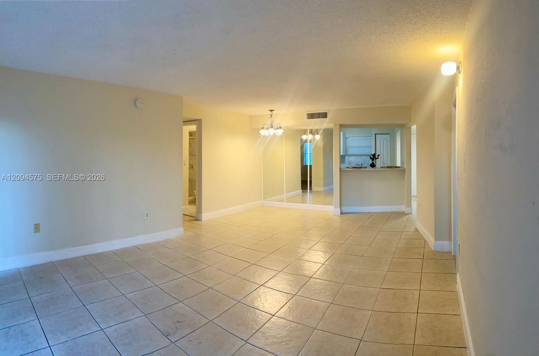 En Venta: $182,000 (2 camas, 2 baños, 1252 Pies cuadrados)