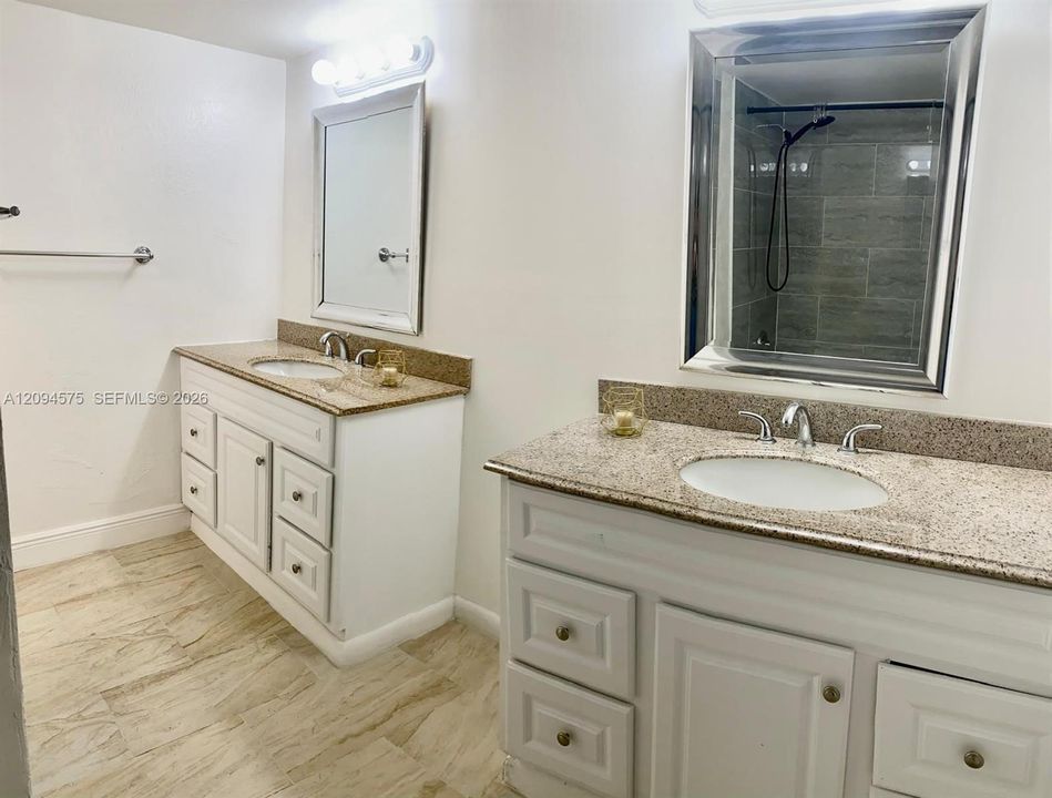 En Venta: $182,000 (2 camas, 2 baños, 1252 Pies cuadrados)