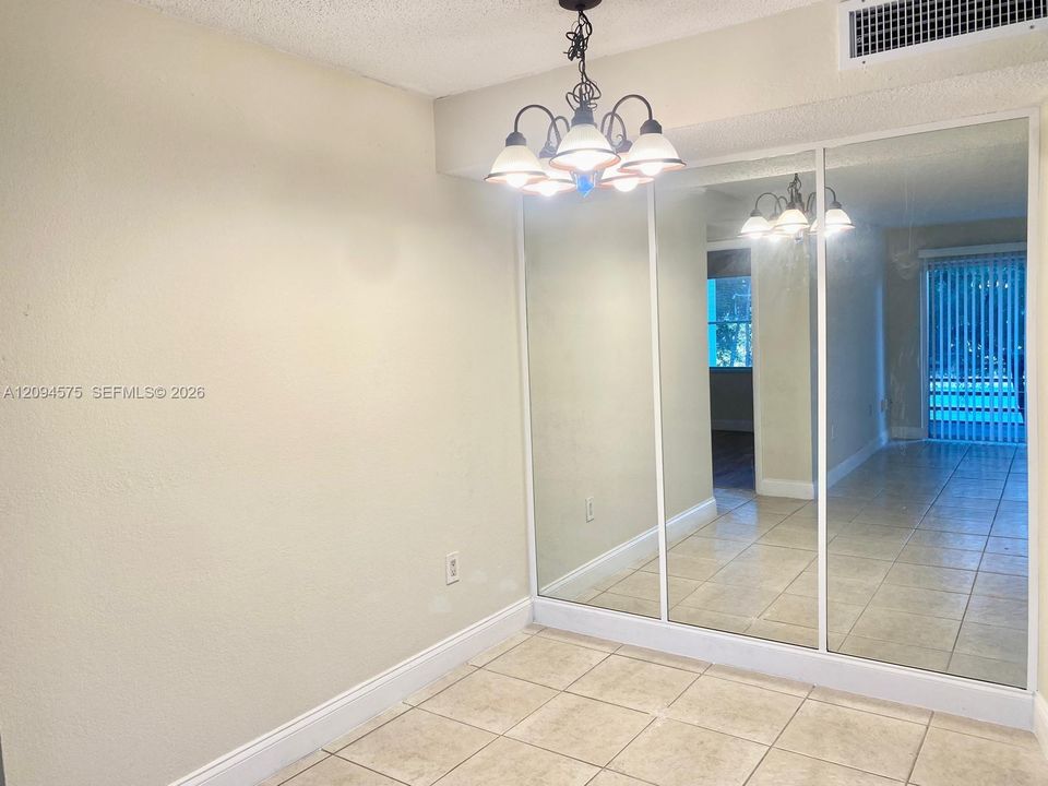 En Venta: $182,000 (2 camas, 2 baños, 1252 Pies cuadrados)