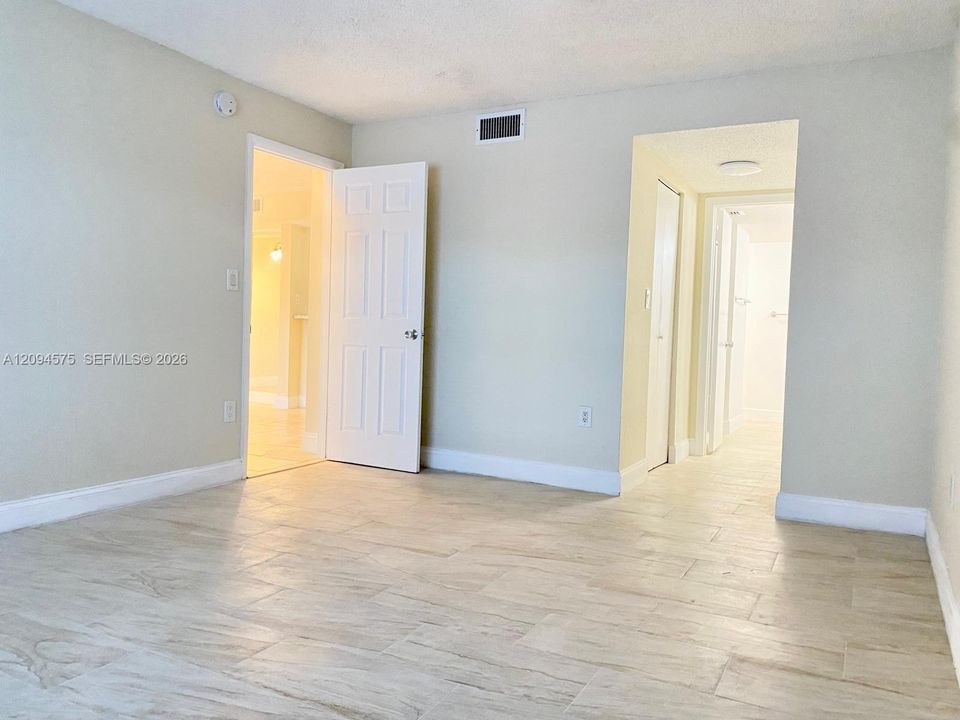En Venta: $182,000 (2 camas, 2 baños, 1252 Pies cuadrados)