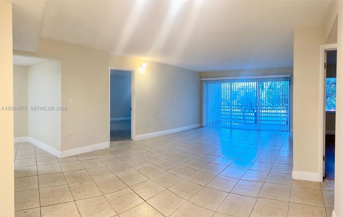 En Venta: $182,000 (2 camas, 2 baños, 1252 Pies cuadrados)