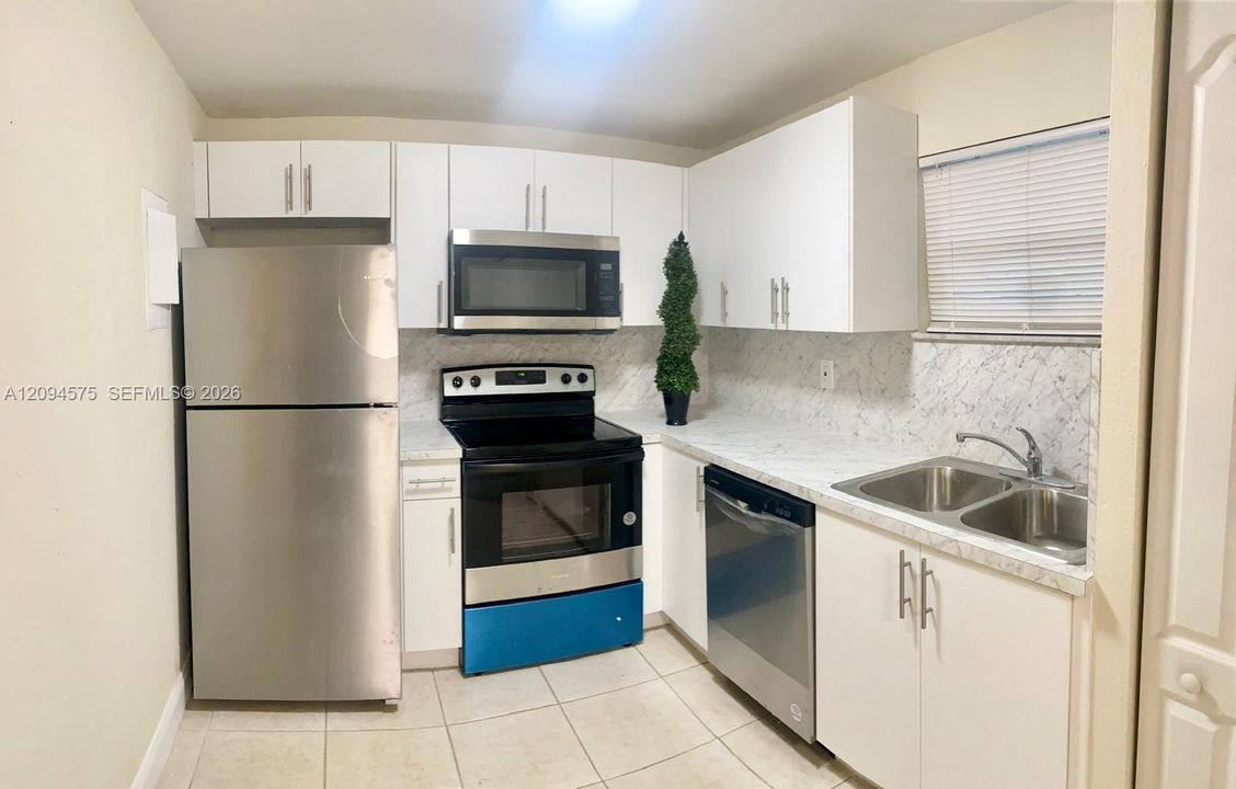 En Venta: $182,000 (2 camas, 2 baños, 1252 Pies cuadrados)