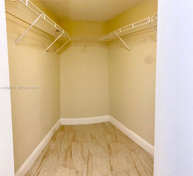 En Venta: $182,000 (2 camas, 2 baños, 1252 Pies cuadrados)