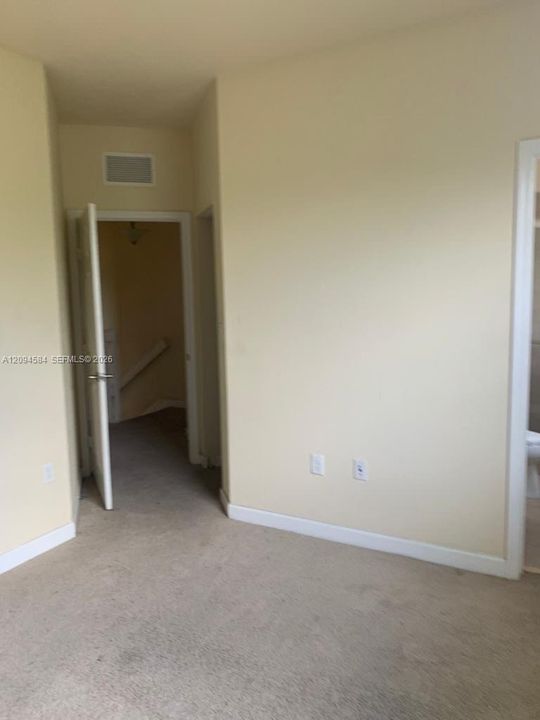 For Sale: $299,000 (3 beds, 3 baths, 1365 Square Feet)