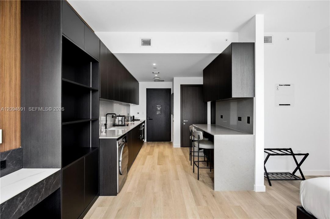 For Sale: $560,000 (0 beds, 1 baths, 460 Square Feet)