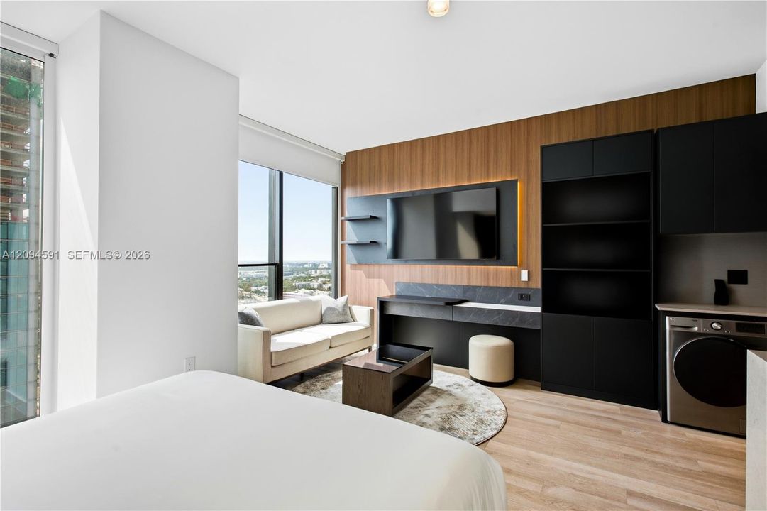 For Sale: $560,000 (0 beds, 1 baths, 460 Square Feet)
