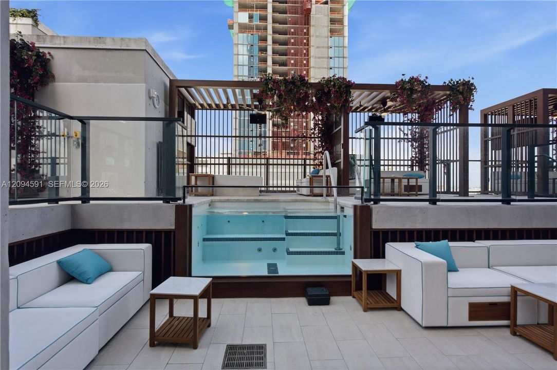 For Sale: $560,000 (0 beds, 1 baths, 460 Square Feet)