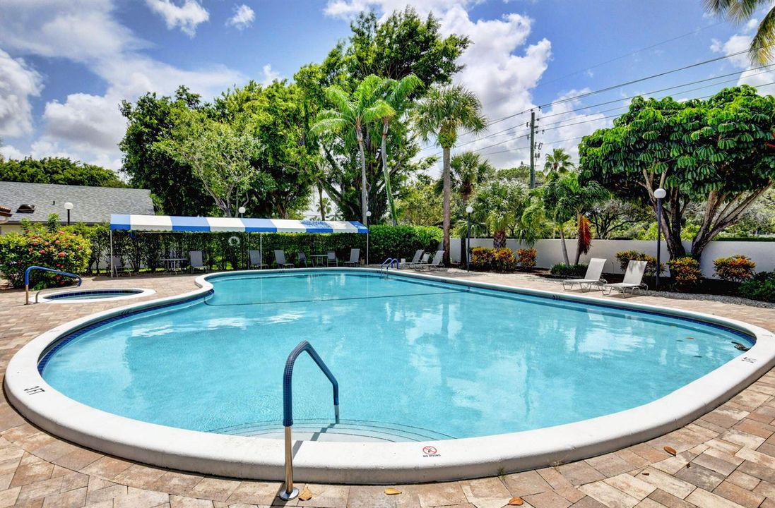 POOL / JACUZZI