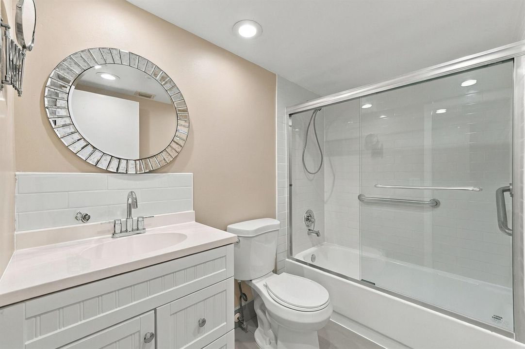 13_bathroom