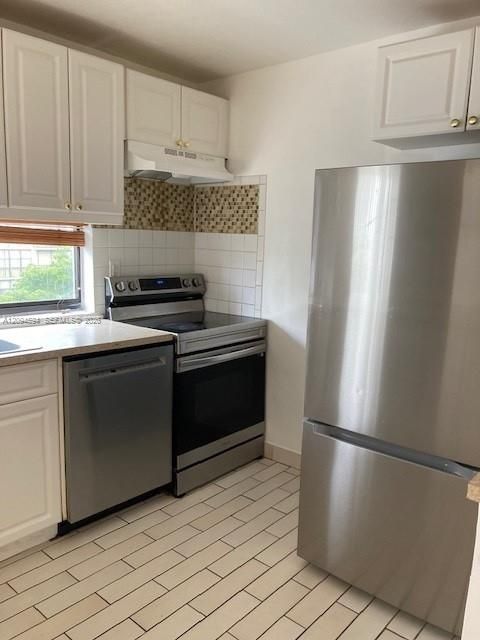 For Rent: $2,550 (2 beds, 2 baths, 988 Square Feet)