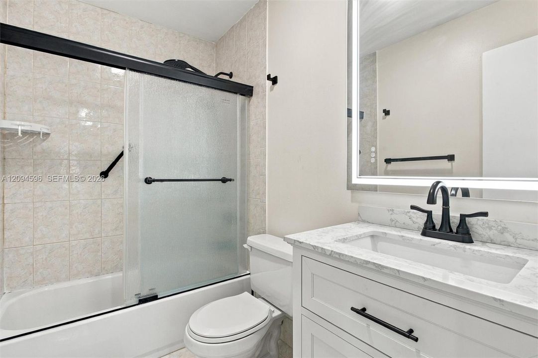 For Sale: $359,900 (3 beds, 3 baths, 1479 Square Feet)