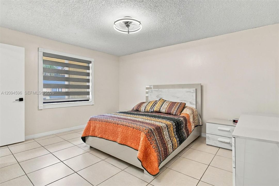 For Sale: $359,900 (3 beds, 3 baths, 1479 Square Feet)