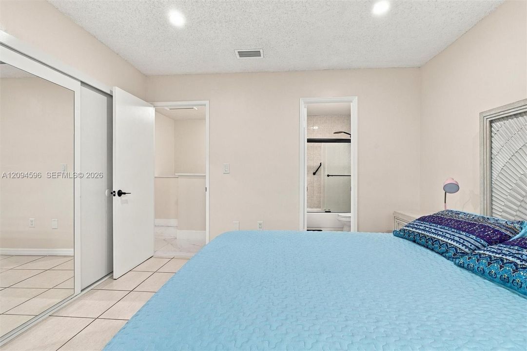 For Sale: $359,900 (3 beds, 3 baths, 1479 Square Feet)