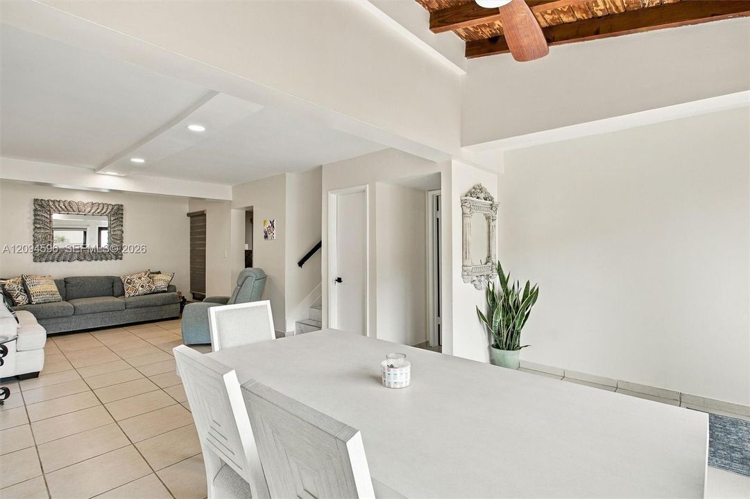 For Sale: $359,900 (3 beds, 3 baths, 1479 Square Feet)