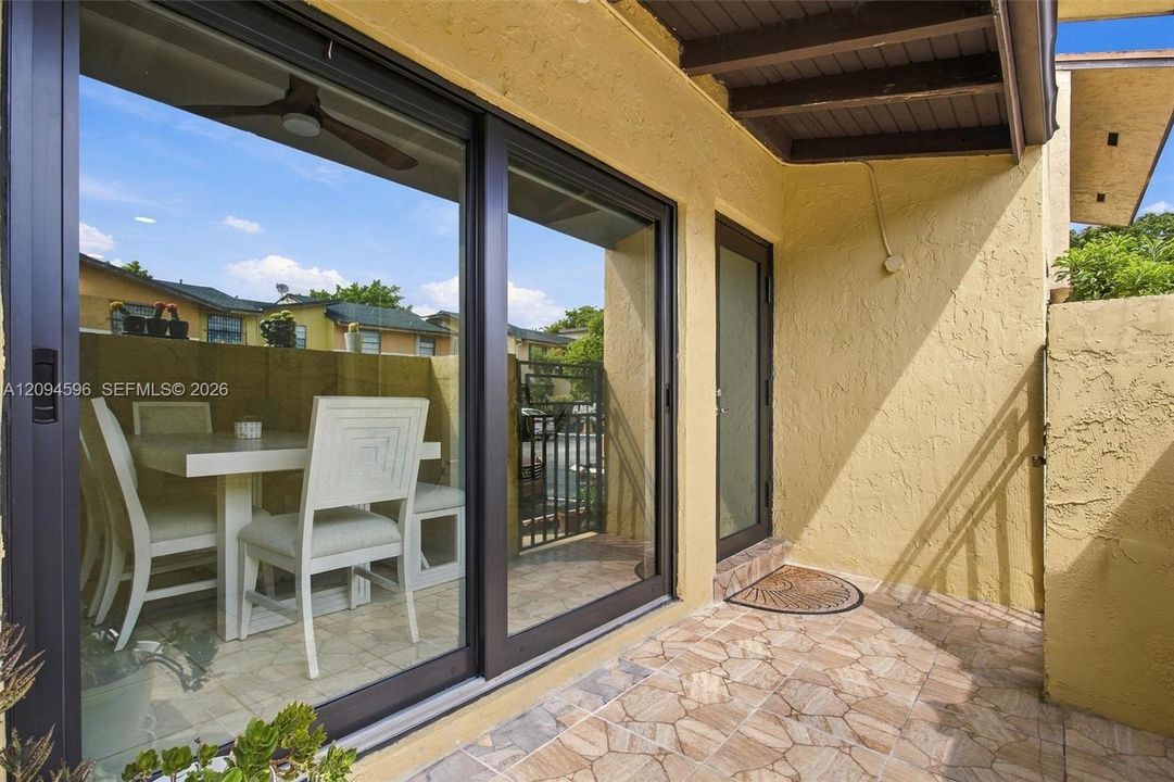 For Sale: $359,900 (3 beds, 3 baths, 1479 Square Feet)