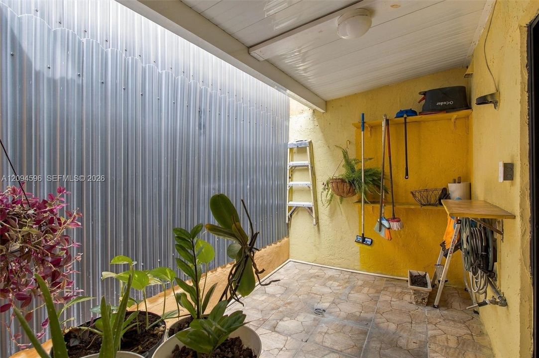 For Sale: $359,900 (3 beds, 3 baths, 1479 Square Feet)