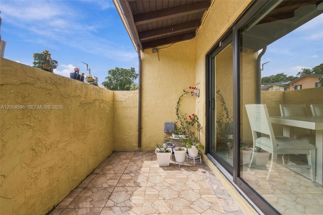 For Sale: $359,900 (3 beds, 3 baths, 1479 Square Feet)