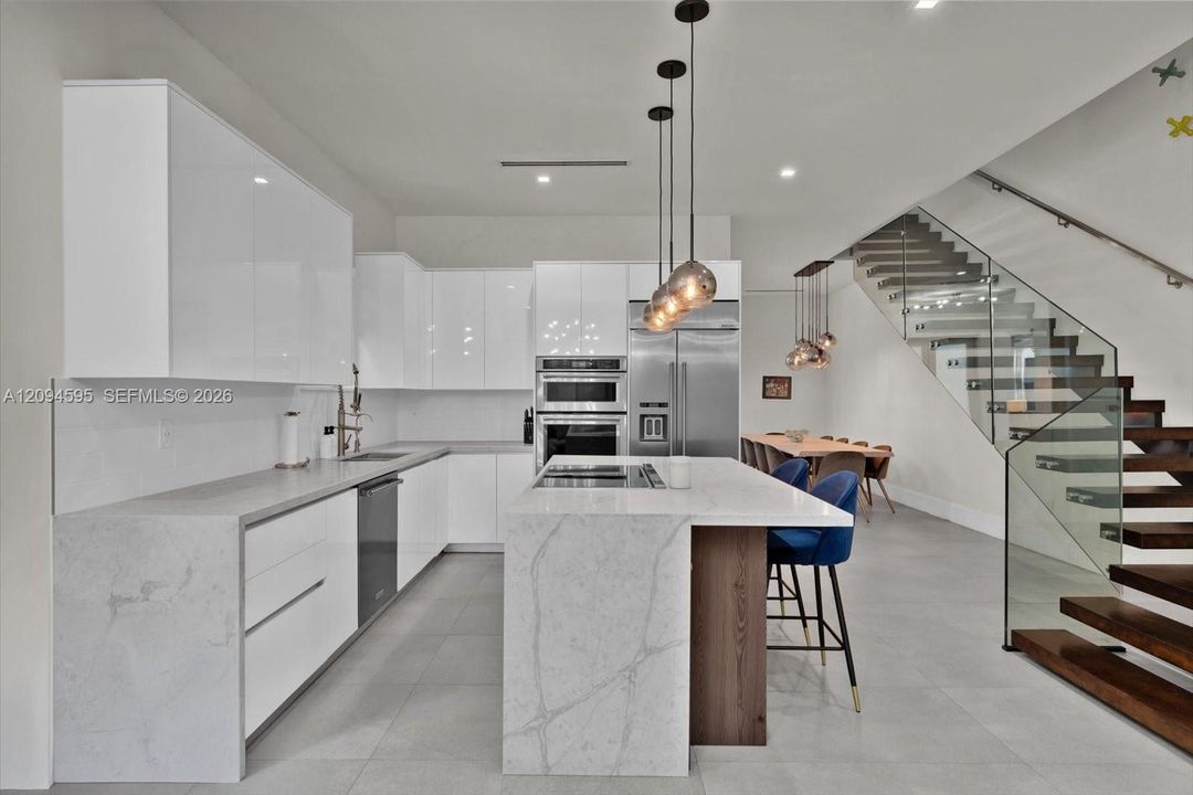 For Rent: $8,500 (3 beds, 3 baths, 2220 Square Feet)