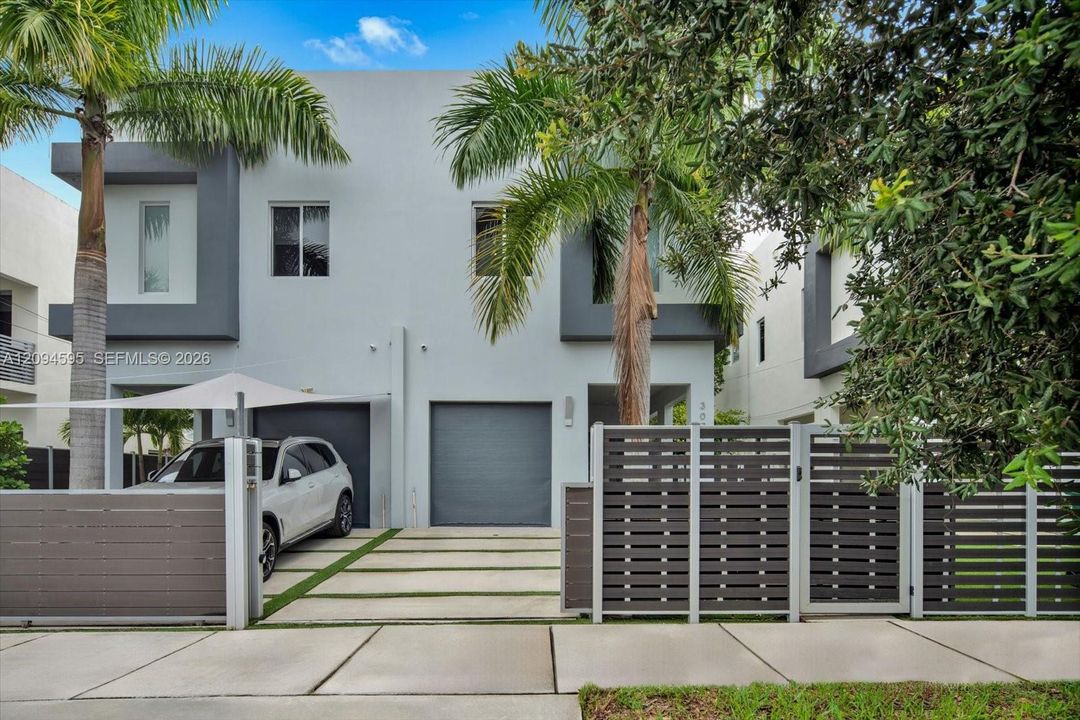 For Rent: $8,500 (3 beds, 3 baths, 2220 Square Feet)