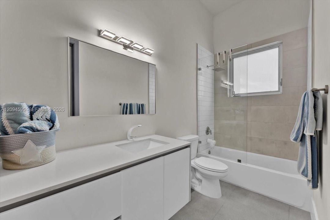For Rent: $8,500 (3 beds, 3 baths, 2220 Square Feet)