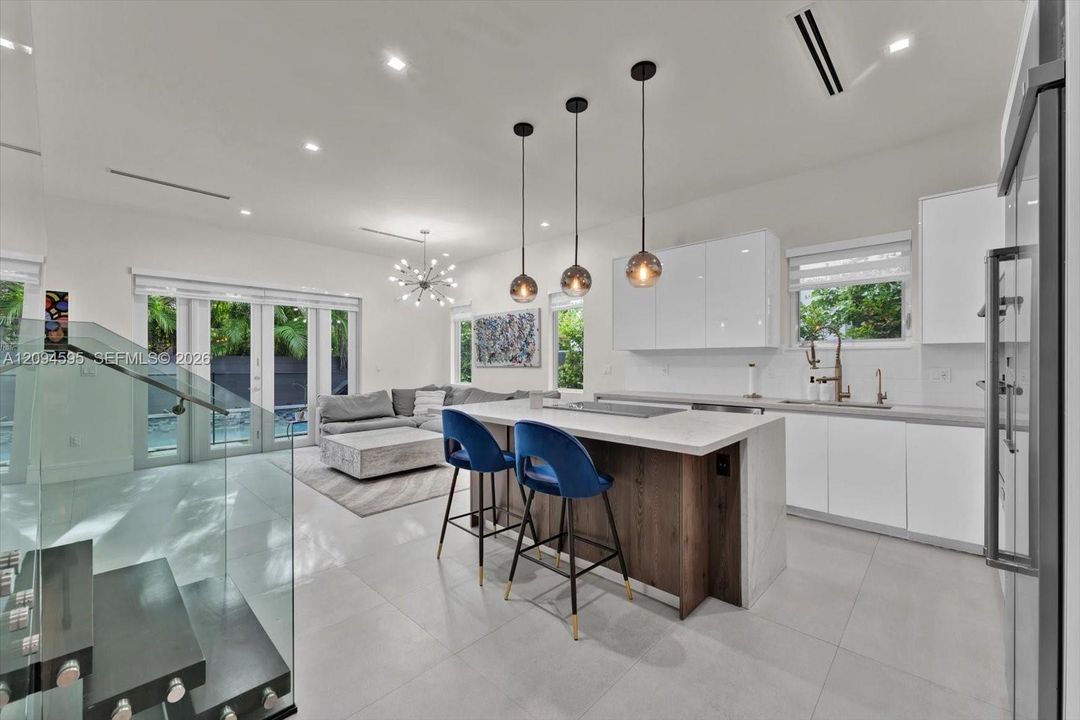 For Rent: $8,500 (3 beds, 3 baths, 2220 Square Feet)