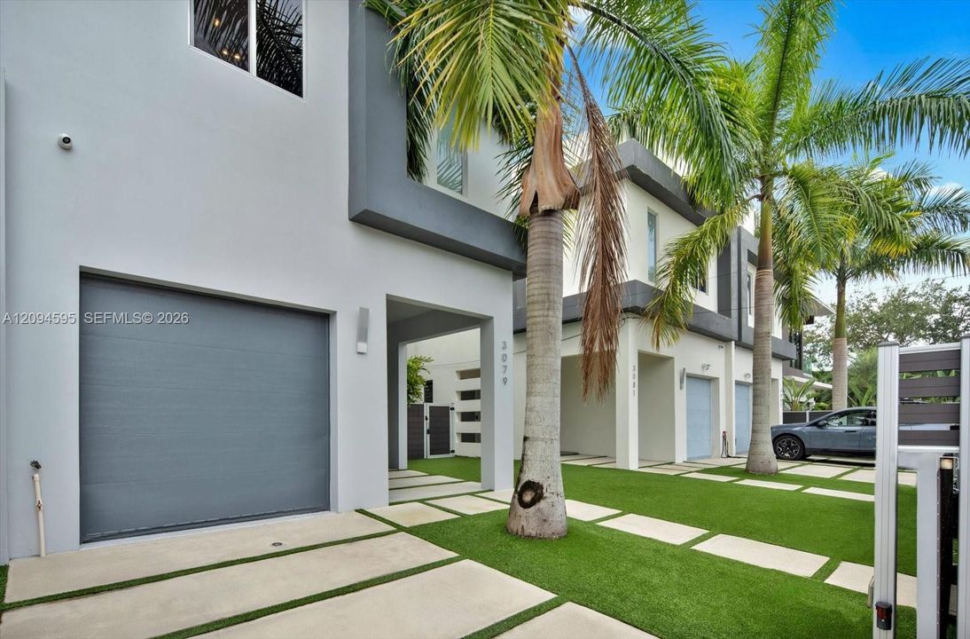 For Rent: $8,500 (3 beds, 3 baths, 2220 Square Feet)