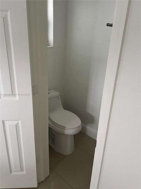 В аренду: $3,200 (3 спален, 1 ванн, 1677 Квадратных фут)