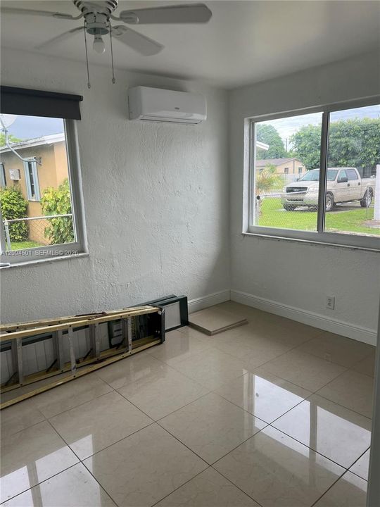 В аренду: $3,200 (3 спален, 1 ванн, 1677 Квадратных фут)