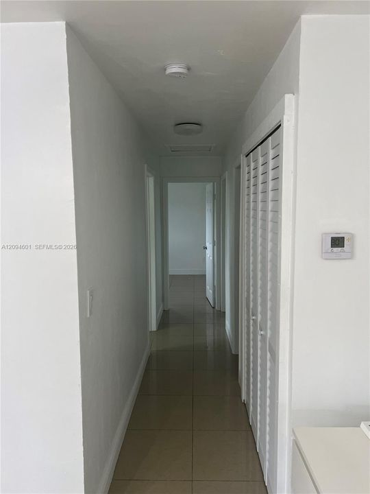 В аренду: $3,200 (3 спален, 1 ванн, 1677 Квадратных фут)