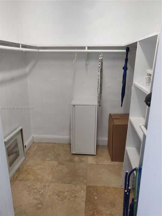 For Rent: $2,500 (1 beds, 1 baths, 530 Square Feet)